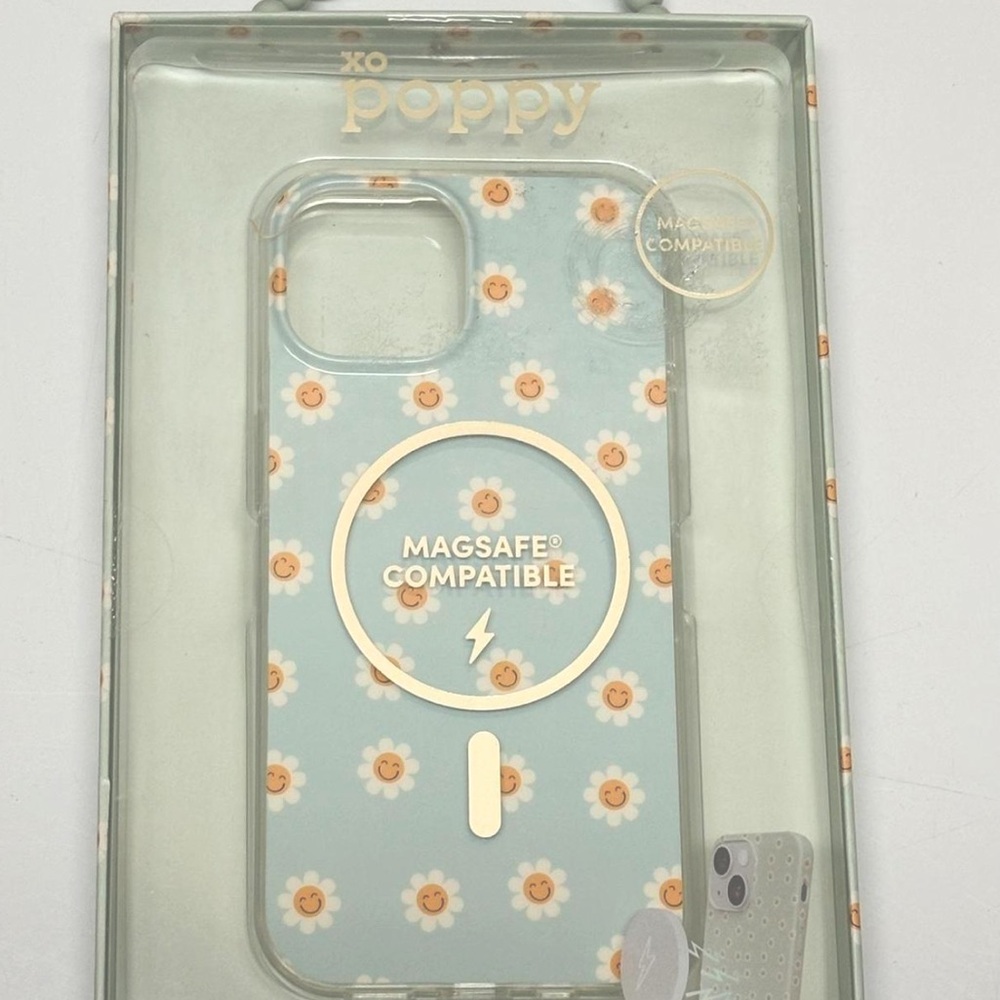 Poppy Daisy iPhone 13/14/15 Smiley Face MagSafe Case